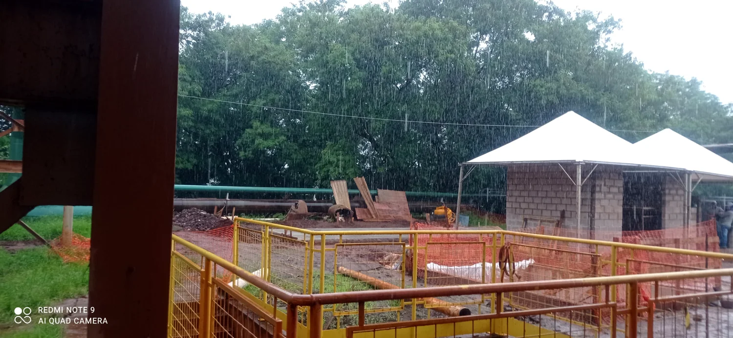 Construção de edificação de apoio em área industrial